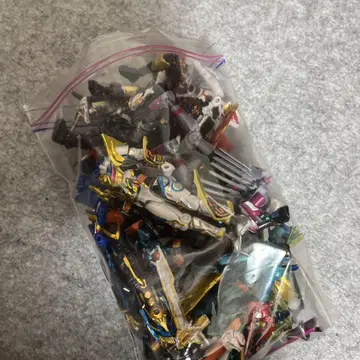 가면라이더 기츠, 갓챠드 소동 묶음 판매