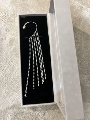 JIMMY CHOO 프린지 이어커프