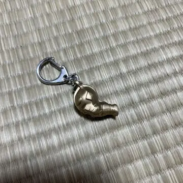 울트라맨 플라잉 포즈 메탈릭 키링