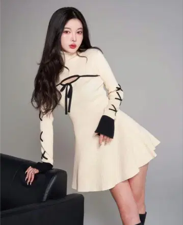 Darich 다리치 바이컬러 리본 디자인 니트 미니 원피스 FL