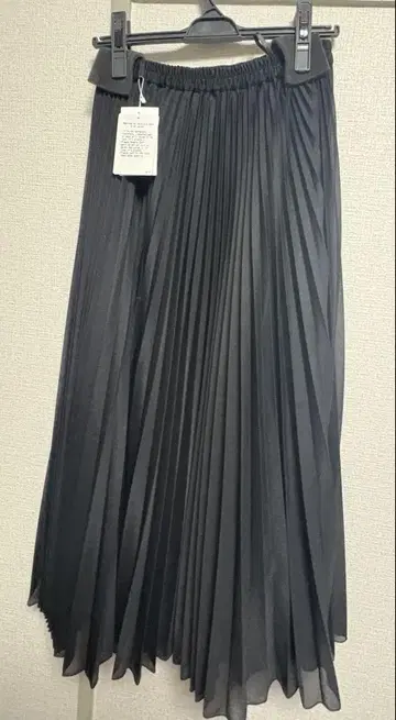 새상품 택 포함 유나이티드 애로우즈 플리츠 스커트