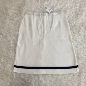 하자품 새상품 SANS COUTURE 니트 플레어 스커트 M 화이트 고급