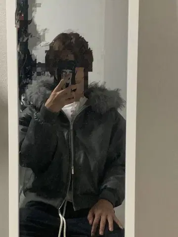 그레이 퍼 다운 자켓
