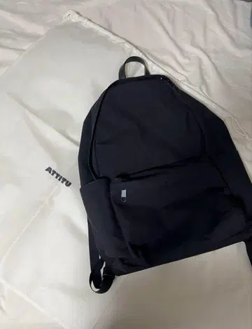 ATTITU 블랙 백팩 (사이즈 Large)