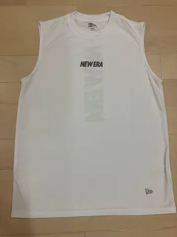 [ 가격 인하 OK ] NEW ERA 화이트 탱크탑 L