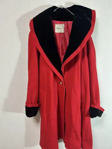 73 Silhouette Boutique 레드 롱 코트