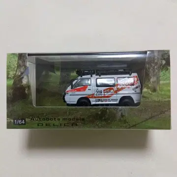 1/64 델리카 오토봇 모델