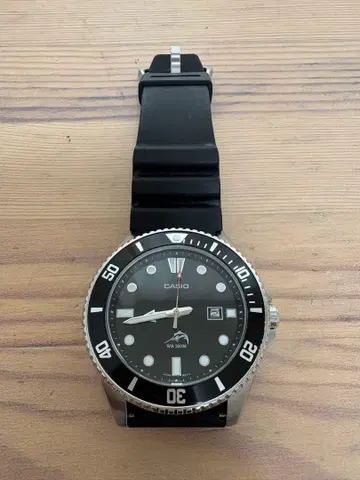 새상품급 CASIO 카지키 다이버 워치 MDV-106-1AV