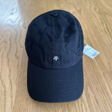 [미사용 새상품] DESCENTE 캡 블랙