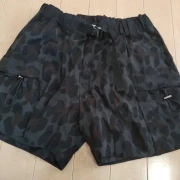 블랙 카모플라쥬 숏팬츠