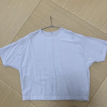 북유럽 생활 도구점 예쁜 색상의 T셔츠 블라우스