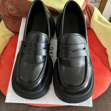 통굽 블랙 로퍼