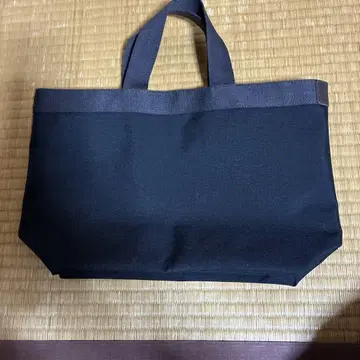 미사용 새상품 토트백 블랙 손잡이 브라운