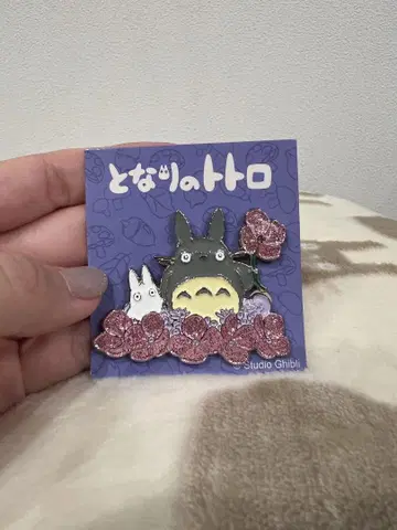 이웃집 토토로 반짝반짝 꽃밭 핀 배지