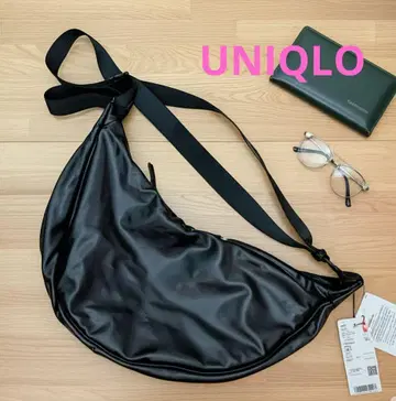 UNIQLO 레더 터치 블랙 인기 사선 크로스백 경량