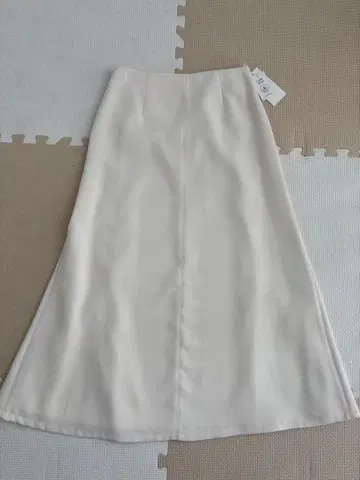 UNTITLED 언타이틀 플레어 스커트 흰색 화이트 사이즈 2