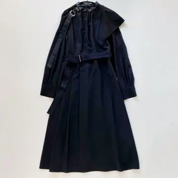 유나이티드 도쿄 변형 플리츠 에코 레더 벨트 롱 원피스