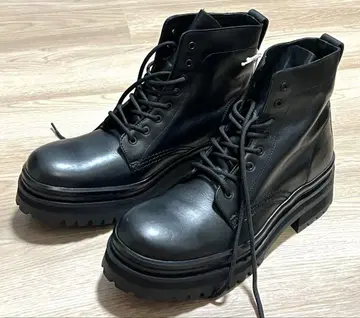 ZARA 가죽 부츠