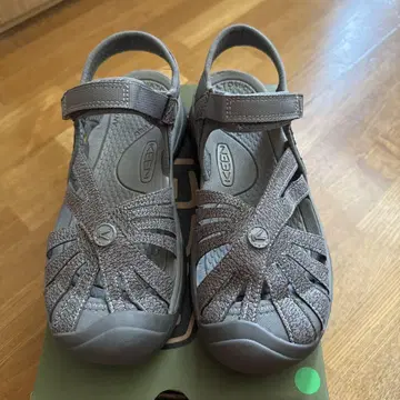 KEEN 스포츠 샌들 그레이