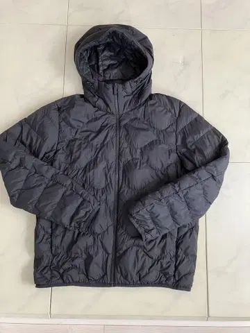 UNIQLO 유니클로 jw anderson 울트라 라이트 다운 후드티 L