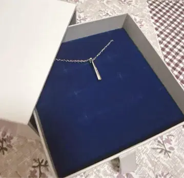 Nissy soireeO (소와레오) TWIST 목걸이