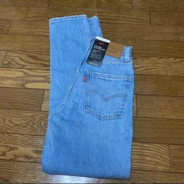 Levi's 리바이스 70년대 하이 슬림 스트레이트 데님