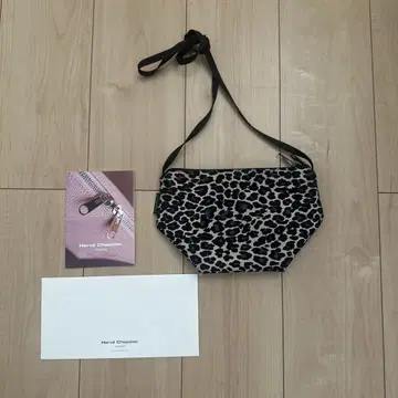 에르베샤펠리에 2885F 팬서블랑