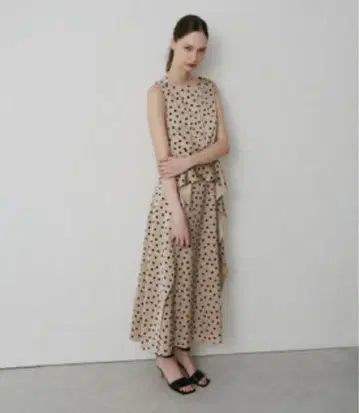 LOULOU WILLOUGHBY 도트 슬리브리스 원피스 베이지