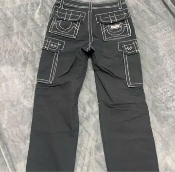 TRUE RELIGION 블랙 카고 팬츠