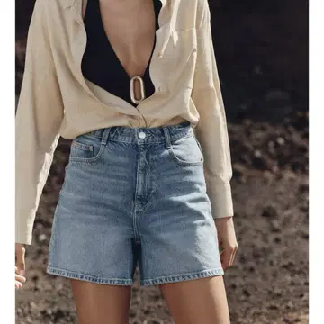 ZARA 이번 시즌 데님 숏팬츠 S 사이즈 36
