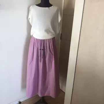 최종 가격 인하 새상품급 맥피 투모로우랜드 스커트