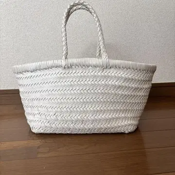 화이트 바스켓백 뜨개질 디자인