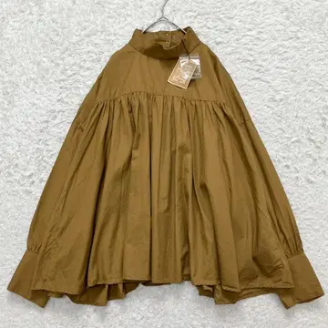 택 포함 미사용 새상품 비어즐리 하이넥 개더 블라우스 워셔블 카멜