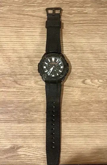 G-SHOCK G-STEEL GST-W130BC 데지아나 전파 솔라 추정