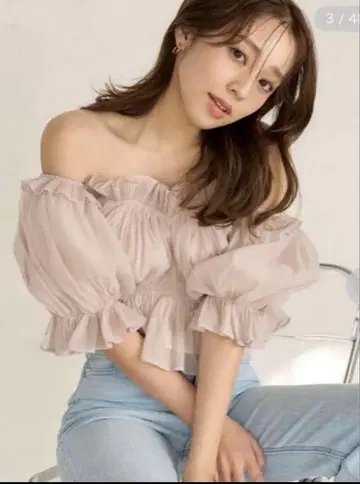 SNIDEL 스나이델 25SS 개더 오프숄 블라우스 핑크