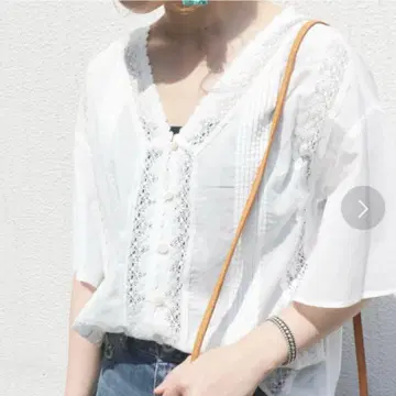 SLOBE IENA 화이트 레이스 V넥 반팔 셔츠