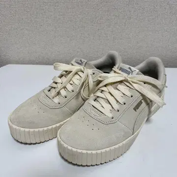 PUMA 베이지 스웨이드 스니커즈