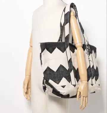 Desigual 데시구알