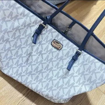 MICHAEL KORS 마이클코어스 대용량 로고 토트백