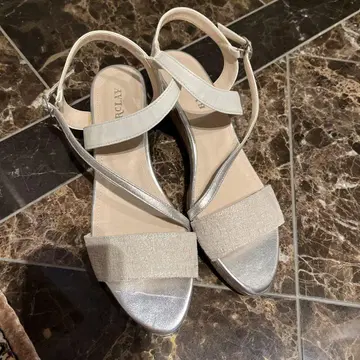 BARCLAY 실버 화이트 샌들 24.5cm