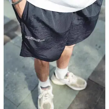 블랙 경량 숏팬츠 포켓 부착