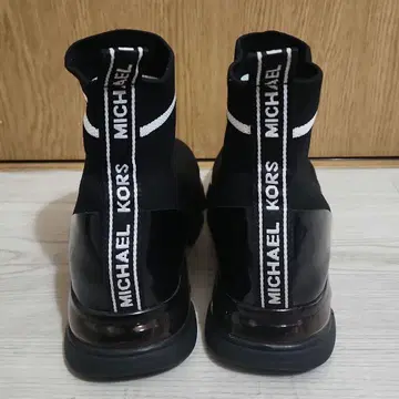 [ 새상품급 ] MICHAEL KORS 삭스 스니커즈