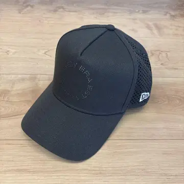 NEW ERA 그레이 메쉬 캡