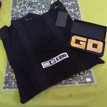 G-DRAGON ONE OF A KAIND 토트백