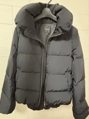 띠어리 다운 M 사이즈