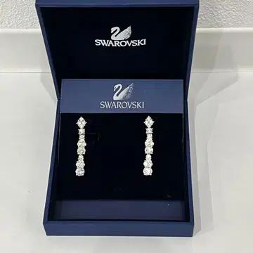미사용 새상품 SWAROVSKI 크리스탈 롱 귀걸이