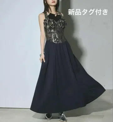 새상품 Ezick Back design 자카드 절개 플레어 원피스