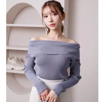 [ 새상품 오프숄더 니트탑 ]