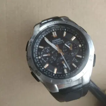새상품급. CASIO 전파 솔라 크로노그래프 블랙 고무 벨트