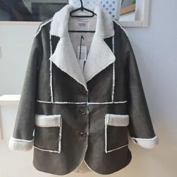 VALMAN 무스탕 코트 M 사이즈 올리브 그린